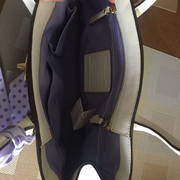 Coach Purse-White Leather - Picture 3 of 4